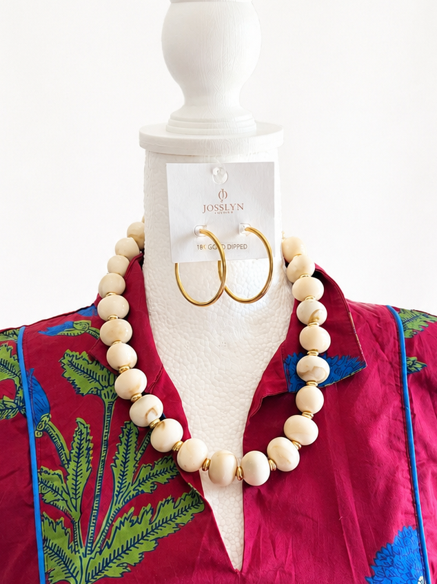 Off White Chunky Necklace